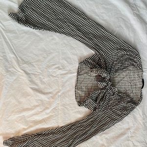 crop top that ties in the middle